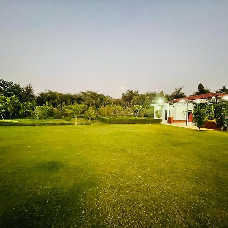 Anantam Aravali Villa Gurgaon Bagian luar foto